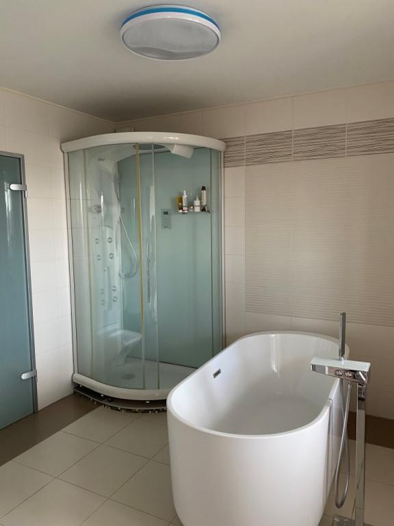 3-комнатная квартира, Попова, д.3